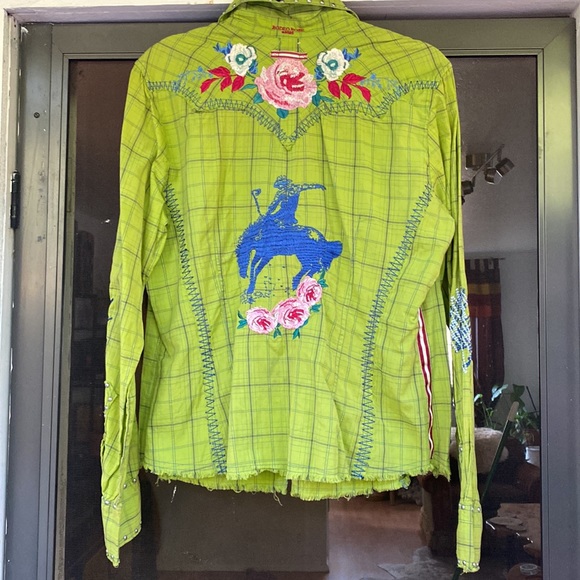 Western Embroidered Rodeo Rose Plaid Shirt - Picture 7 of 9